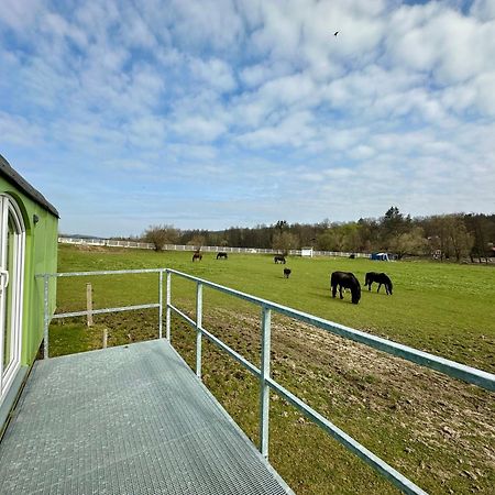 Glamping - Stylova Maringotka V Srdci Ladova Kraje, Pobliz Hlavniho Mesta Prahy Stribrna Skalice Zewnętrze zdjęcie