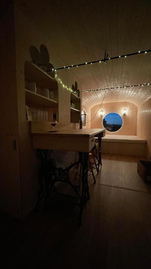 Glamping - Stylova Maringotka V Srdci Ladova Kraje, Pobliz Hlavniho Mesta Prahy Stribrna Skalice Zewnętrze zdjęcie
