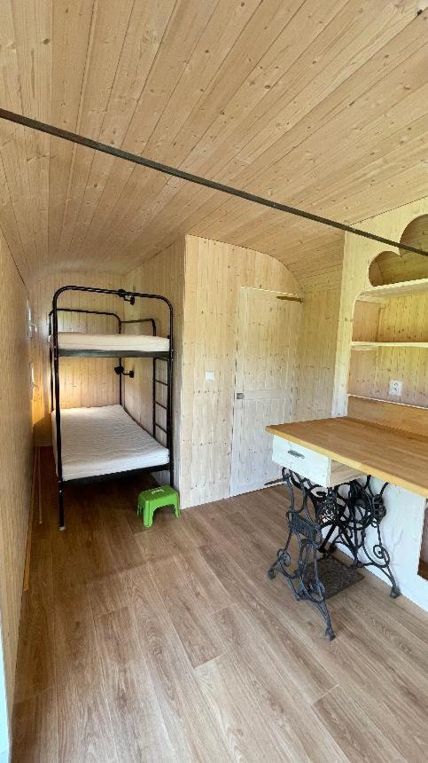 Glamping - Stylova Maringotka V Srdci Ladova Kraje, Pobliz Hlavniho Mesta Prahy Stribrna Skalice Zewnętrze zdjęcie